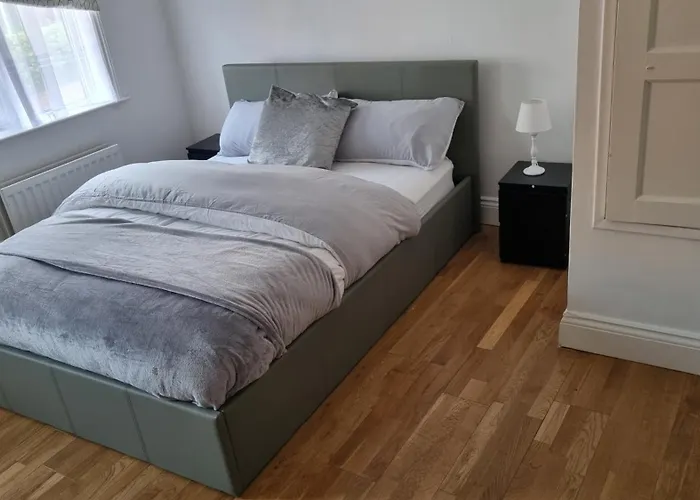 Cheerful 4 Bedroom
