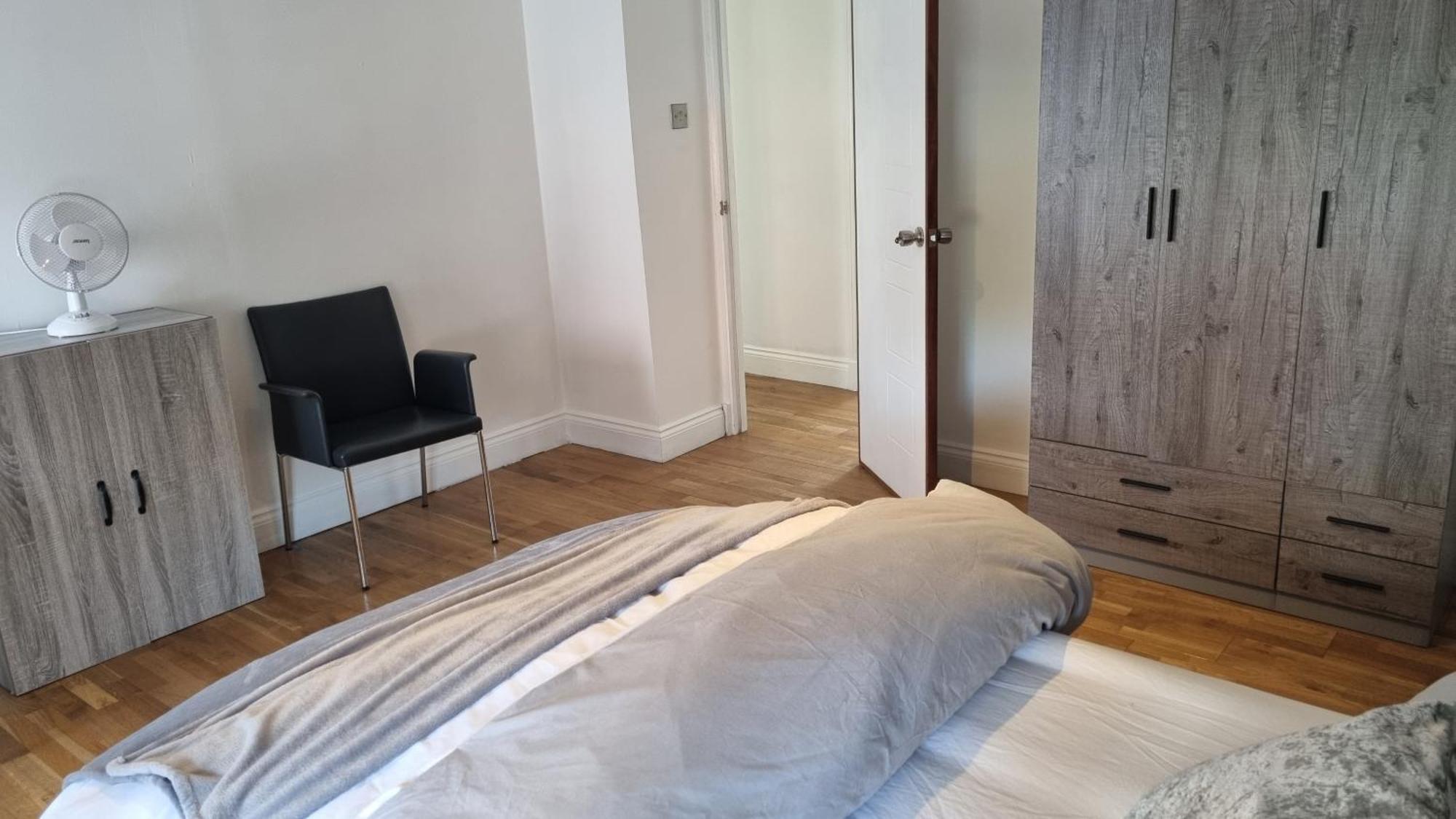 Cheerful 4 Bedroom Apartment *